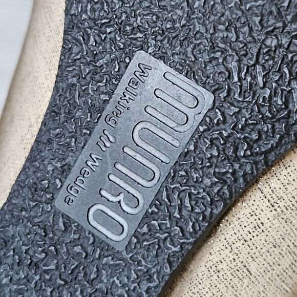 Munro American Soft Gold Iridescent Womens Ballet Flats Slip on Size 7 Shoes - Picture 11 of 15